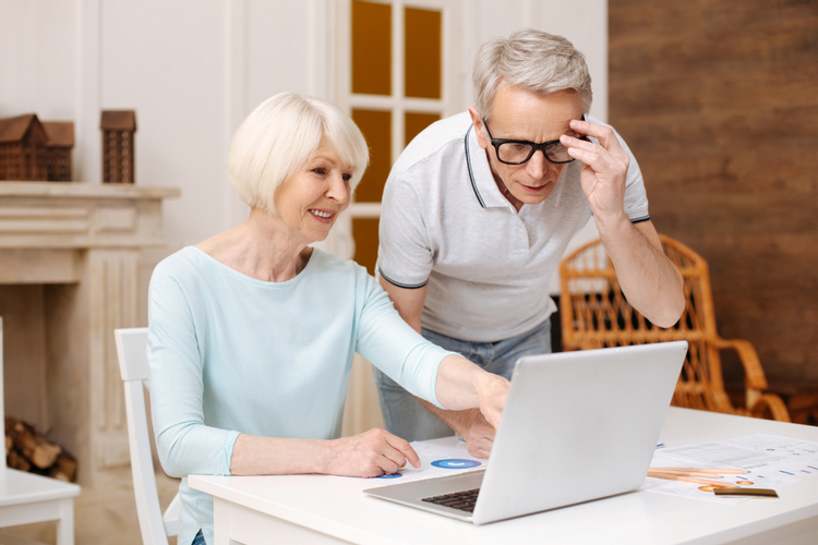 5 Reasons To Switch To Online Money Transfer Now